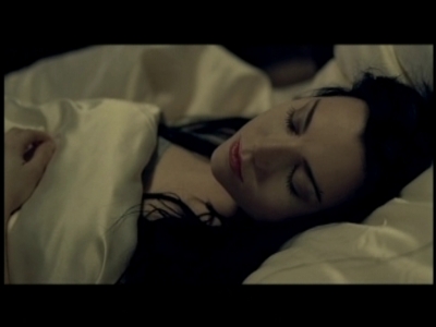 Keywords: amy lee;amy photos;evanescence;fallen;music video;bring me to life