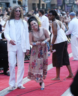 Click to view full size image
==============
Keywords: amy lee;evanescence;17th annual much music video awards;much music video awards;mmva;red carpet;2006 Keywords: amy lee;evanescence;17th annual much music video awards;much music video awards;mmva;red carpet;2006
