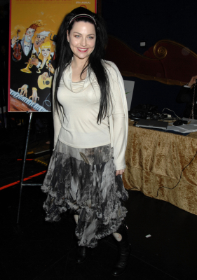 Click to view full size image
==============
Keywords: amy lee;evanescence;49th annual grammy nominations;grammy nominations;music box;red carpet;2006 Keywords: amy lee;evanescence;49th annual grammy nominations;grammy nominations;music box;red carpet;2006