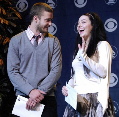 Click to view full size image
==============
Keywords: amy lee;evanescence;49th annual grammy nominations;grammy nominations;music box;red carpet;2006 Keywords: amy lee;evanescence;49th annual grammy nominations;grammy nominations;music box;red carpet;2006