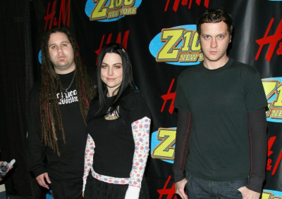 Click to view full size image
==============
Keywords: amy lee;evanescence;jingle ball;jingle ball 2006;hm artist gift lounge;gift lounge;2006 Keywords: amy lee;evanescence;jingle ball;jingle ball 2006;hm artist gift lounge;gift lounge;2006