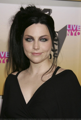 Click to view full size image
==============
Keywords: amy lee;evanescence;mtv video music awards 2006;mtv video music awards;red carpet;2006 Keywords: amy lee;evanescence;mtv video music awards 2006;mtv video music awards;red carpet;2006