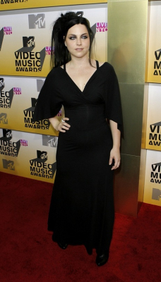 Click to view full size image
==============
Keywords: amy lee;evanescence;mtv video music awards 2006;mtv video music awards;red carpet;2006 Keywords: amy lee;evanescence;mtv video music awards 2006;mtv video music awards;red carpet;2006