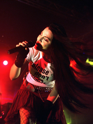 Click to view full size image
==============
Keywords: amy lee;amy photos;amy pic;evanescence;evanescence pics;fallen Keywords: amy lee;amy photos;amy pic;evanescence;evanescence pics;fallen