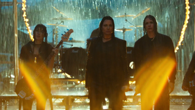 Keywords: amy lee;amy photos;amy pic;fight like a girl;flag