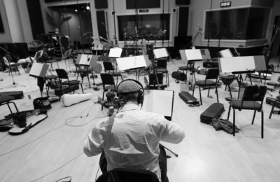 Dave Eggar has confirmed he recorded string sections for the upcoming Evanescence album
Keywords: evanescence;Ev5;Dave Egga;Susie Benc